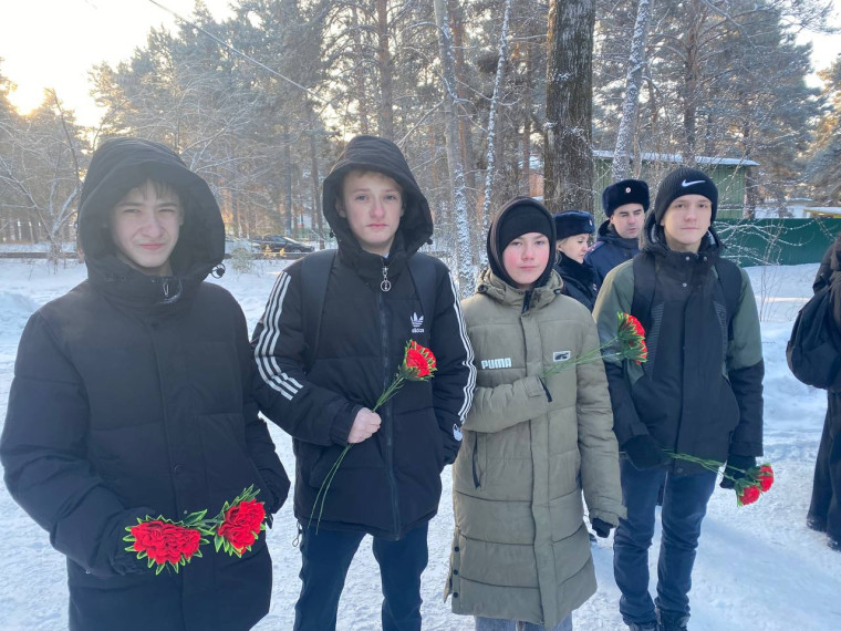 почтили память героев.